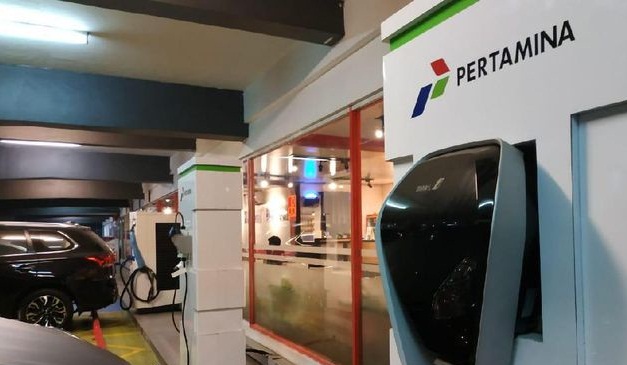 Pertamina Sesuaikan Harga BBM, Pertamax Turbo Turun 800 Rupiah