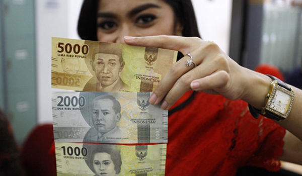 Rupiah Melemah Tipis Bertengger di Rp14.455 Per Dollar AS