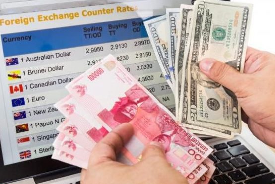 Rupiah Tembus Rp14.465 Per Dollar AS