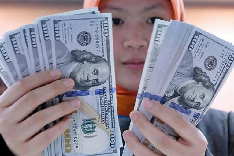 Data Manufaktur Buat Dolar AS Lesu