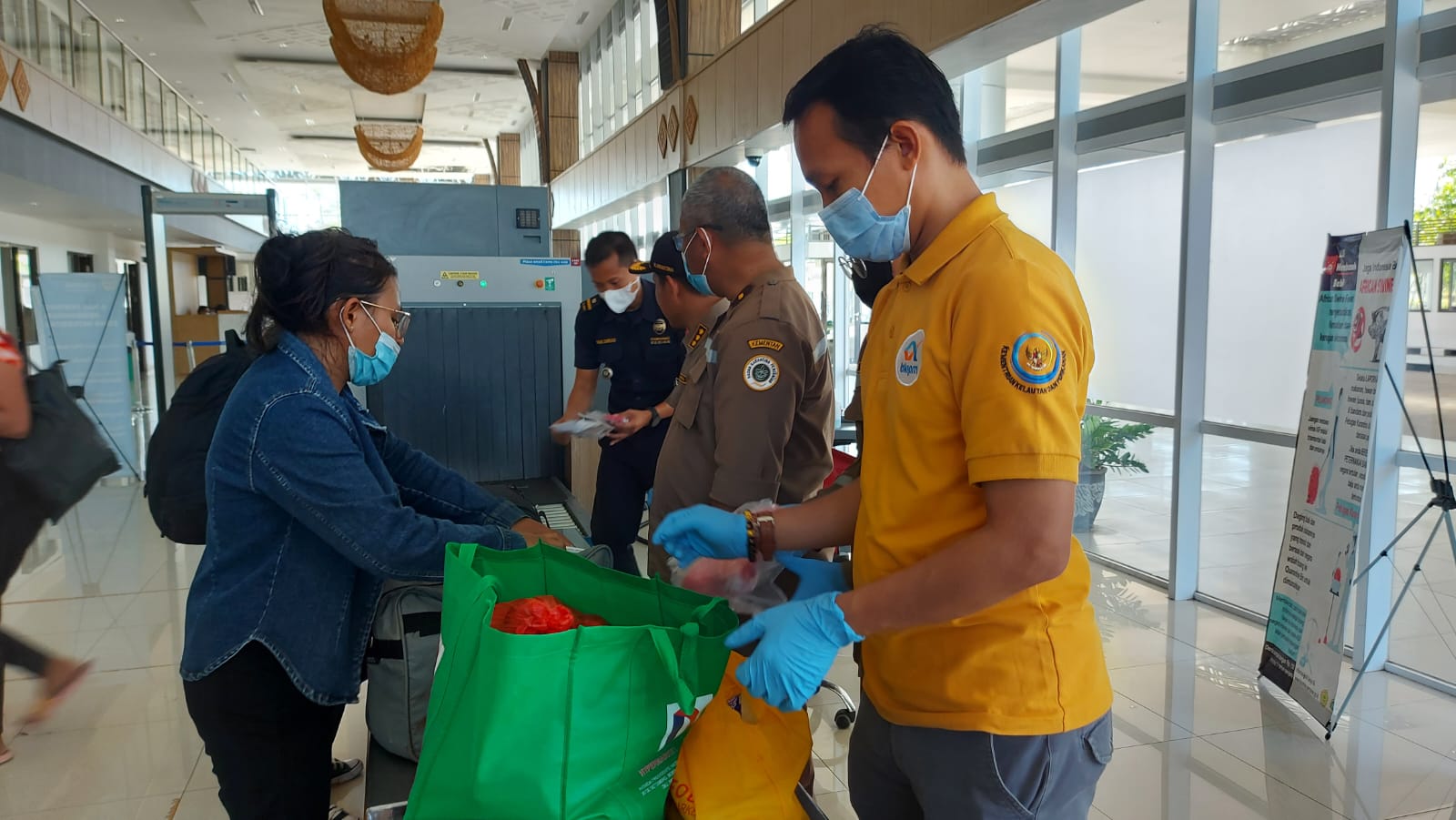 Cegah PMK, Karantina Pertanian NTT Perketat Pemeriksaan Makanan Kemasan di PLBN Mota’ain
