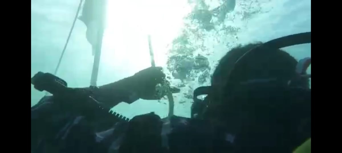 Lanal Pulau Rote Kibarkan Bendera di Dasar Laut Terselatan Indonesia