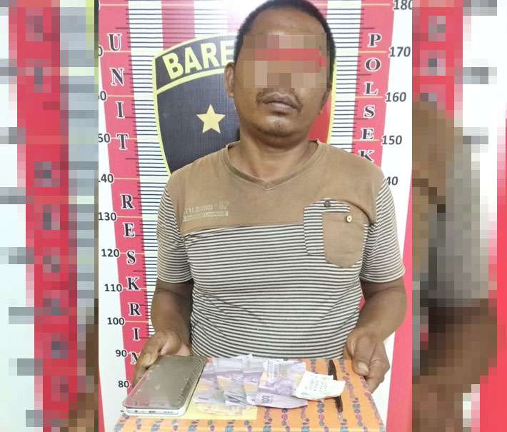 Saat Merekap Togel Online di Warung Kopi, Pria di Tapteng Ini Diciduk Polisi