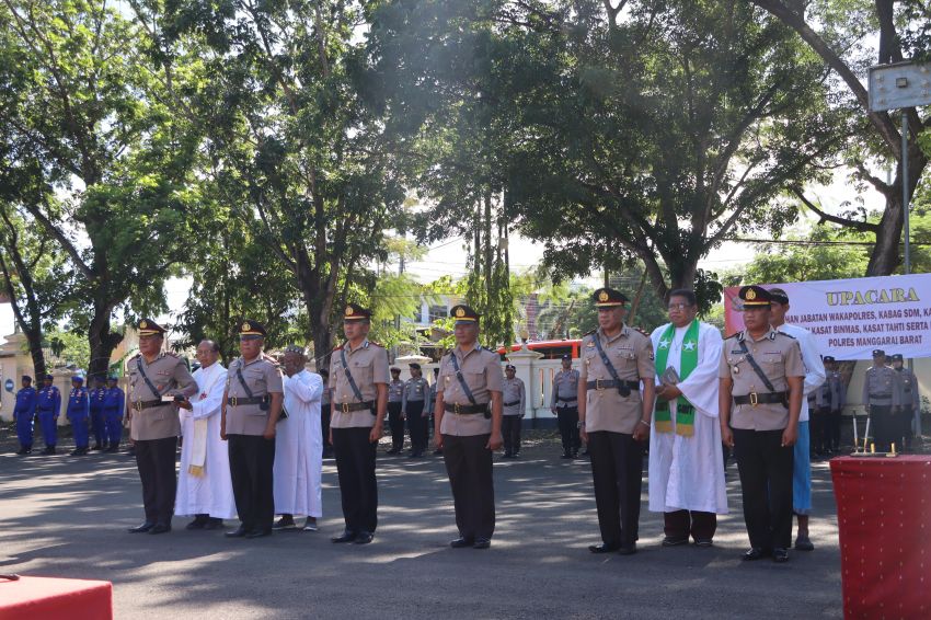 Enam Pejabat Polres Manggarai Barat Diserahterimakan