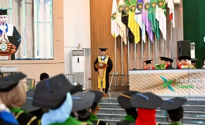 USU Kukuhkan 1.898 Wisudawan, Siap Hadapi Dunia Kerja Digital