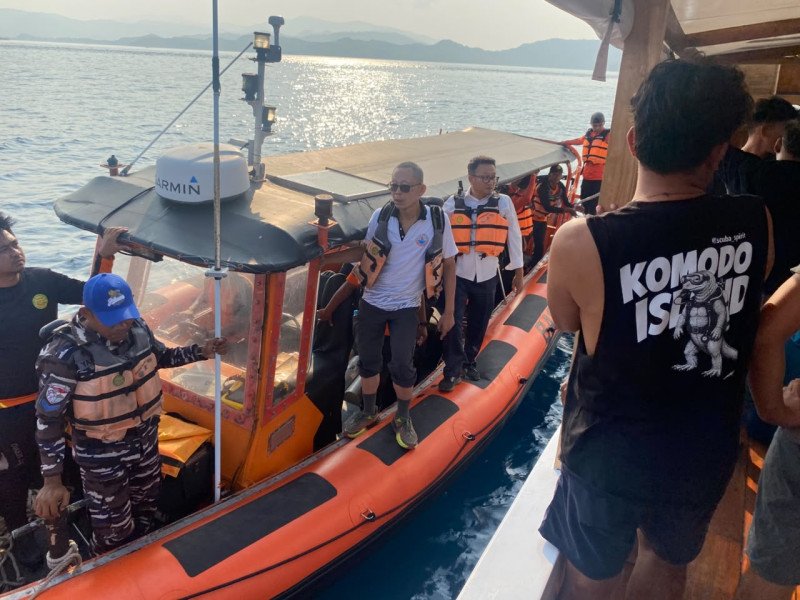 Kapal Wisata Tenggelam di Perairan Pulau Tatawa Labuan Bajo, 29 Orang Selamat dan Satu Penumpang Dalam Pencarian